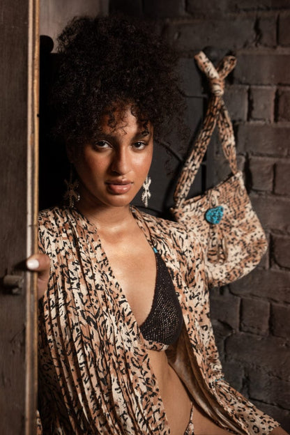 Slipper orchid quilted bag