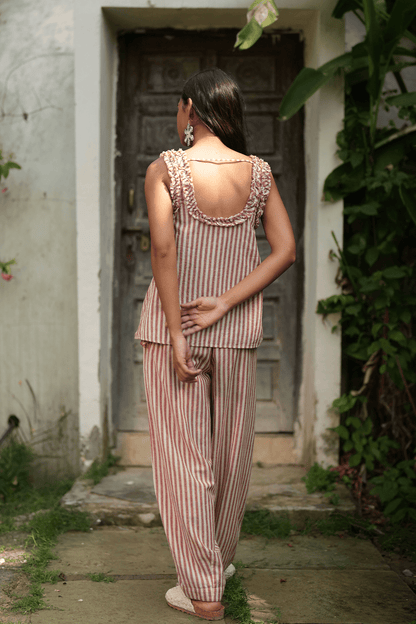 Chestmet top and Comos bubble pants