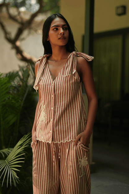 Raisin top and Comos bubble pants