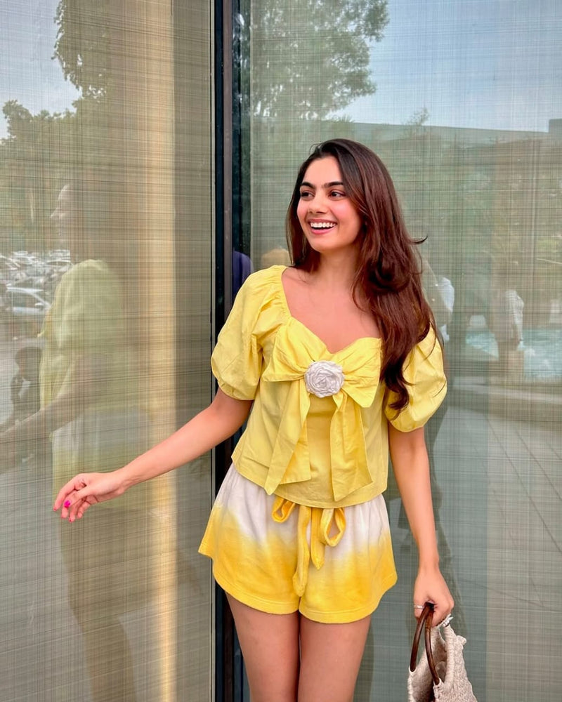 Viddhi Giri in Snap ginger floral danglers